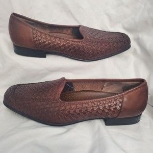 St. John’s Bay Women’s Leather Loafers Brown 10M 024-2200